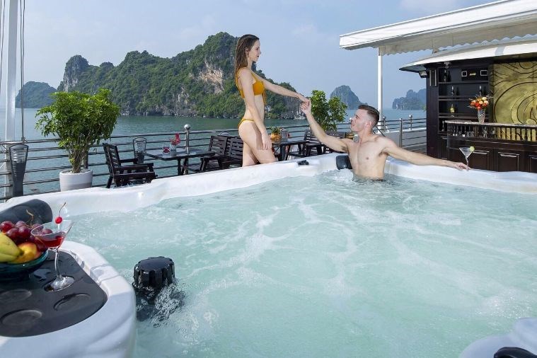 Athena Royal Cruise Ha Long